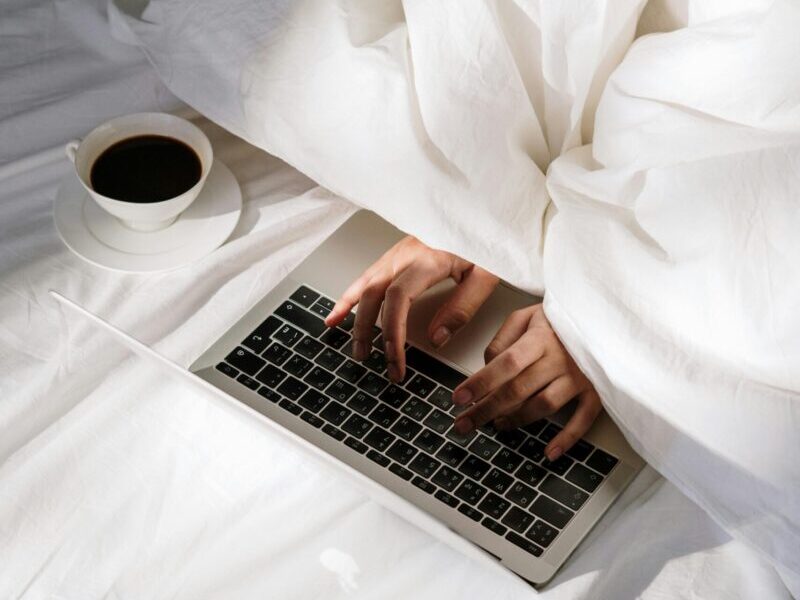Out-of-office instellen op je computer voor je zwangerschapsverlof