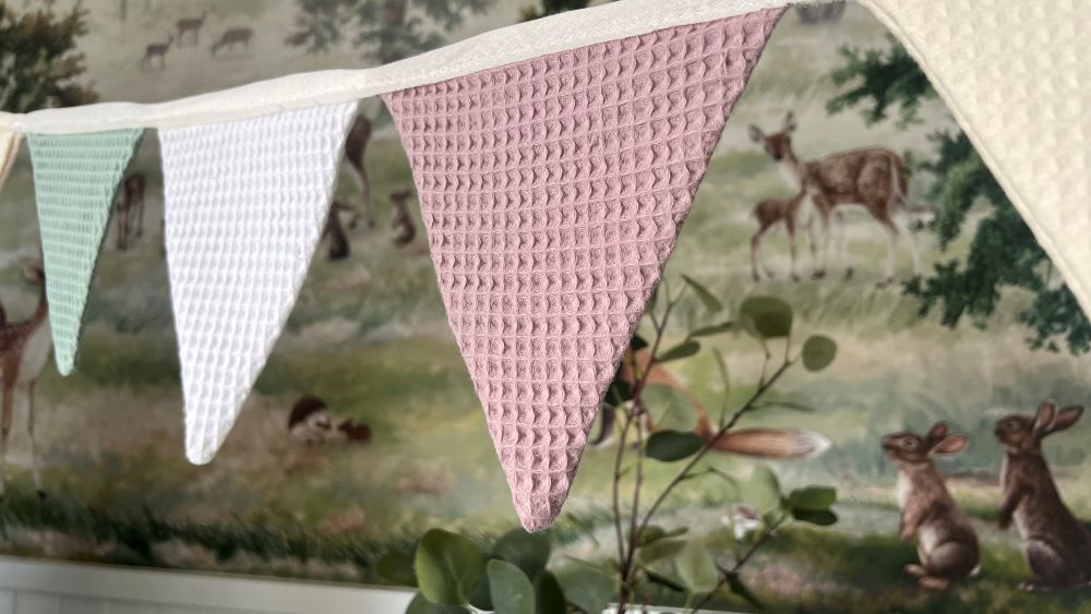 DIY Stoffen vlaggenlijn maken voor de baby- of kinderkamer